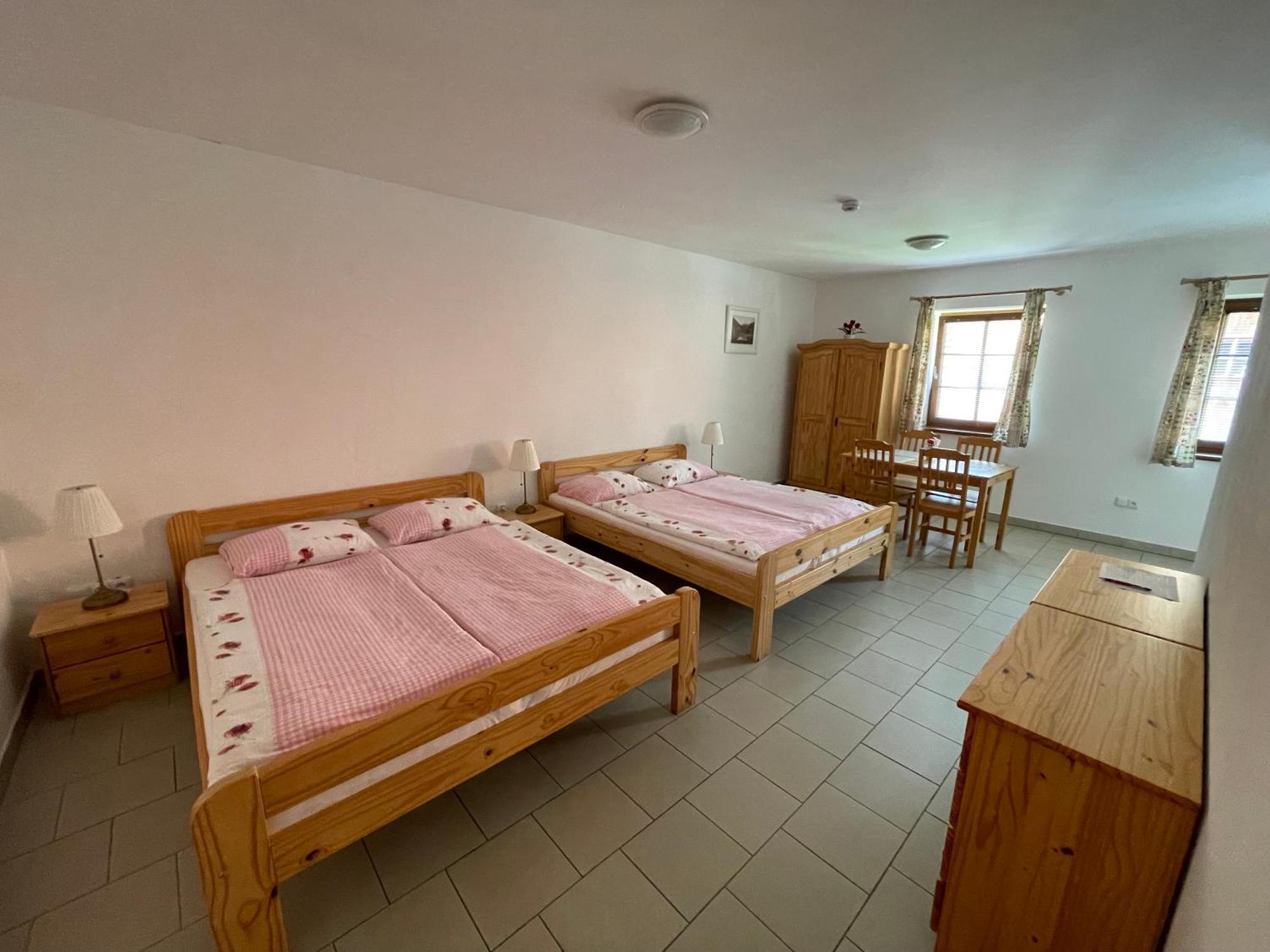 Trilety Mlyn Hotel Police Kültér fotó